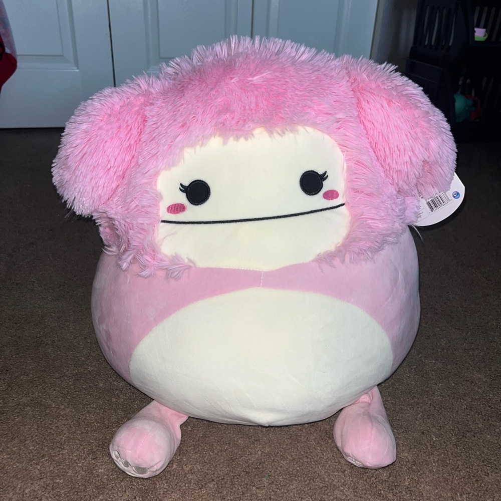 Squishmallow Big Foot - 16 inch  - Brina